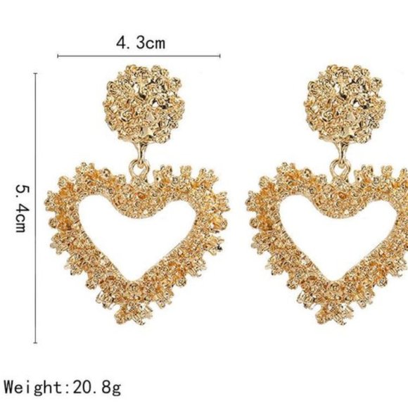 Heart-shaped Gold Embossed Earrings - Picture 2 of 2